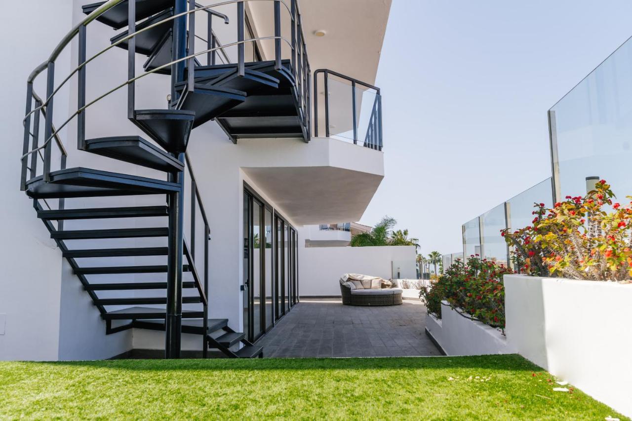 Sunset White Villa - Ocean View, Jakuzzi, Heated Pool, Air-Conditioning, Grill Playa de las Americas  Exterior photo