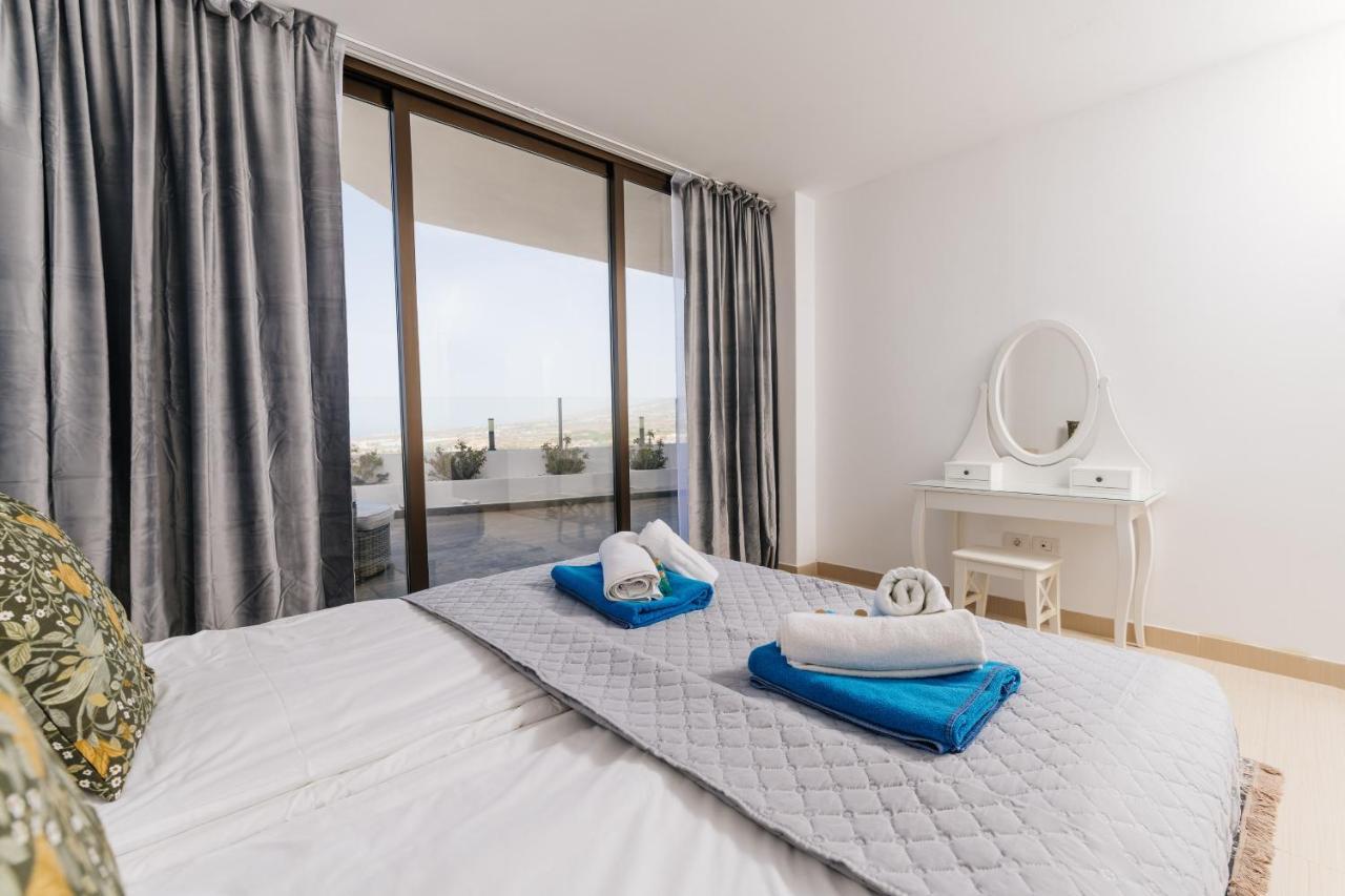 Sunset White Villa - Ocean View, Jakuzzi, Heated Pool, Air-Conditioning, Grill Playa de las Americas  Exterior photo